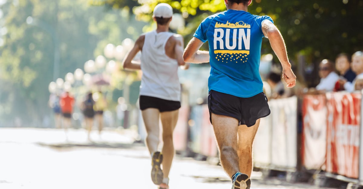 two-people-running-a-marathon